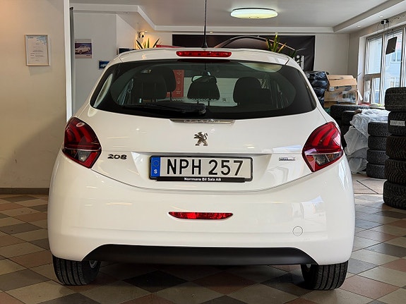 Peugeot 208 7 of 24