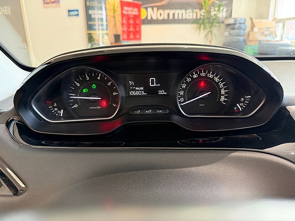 Peugeot 208 19 of 24