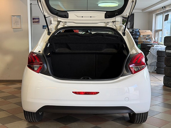 Peugeot 208 9 of 24