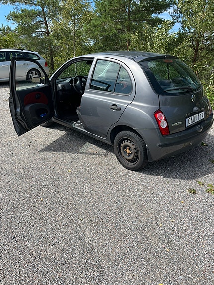 Nissan Micra 3 of 5