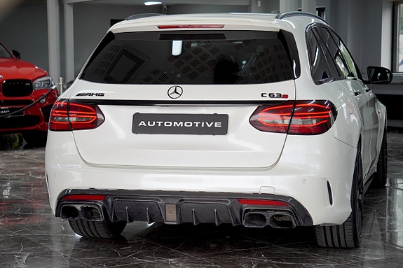 Mercedes-Benz C63 6 of 24