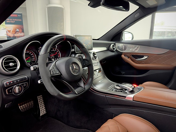 Mercedes-Benz C63 15 of 24