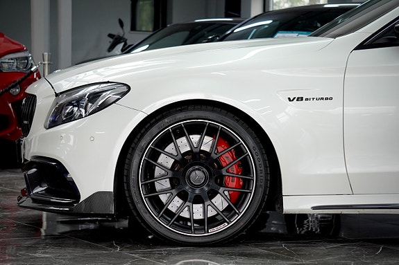 Mercedes-Benz C63 7 of 24