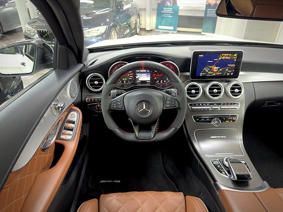 Mercedes-Benz C63 12 of 24