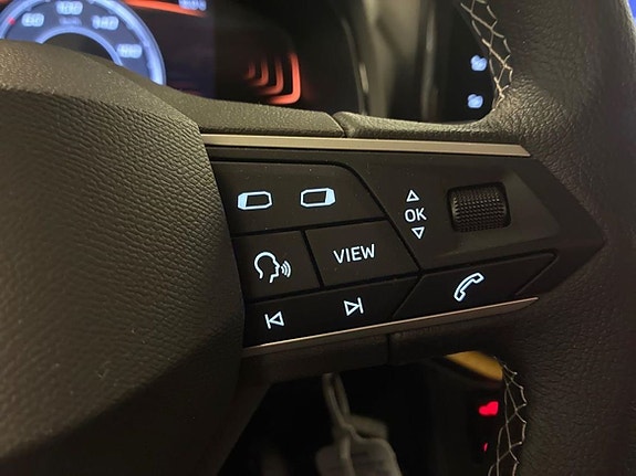 Seat Arona 12 of 14