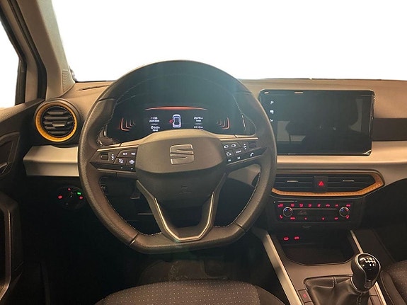 Seat Arona 6 of 14