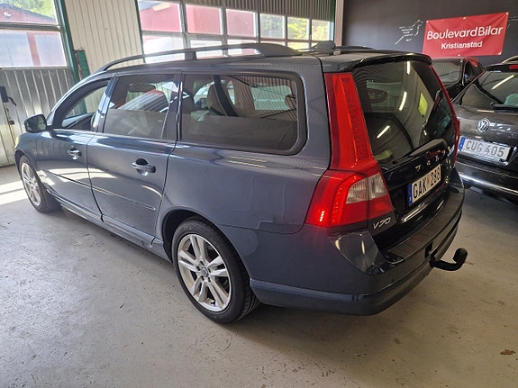 Volvo V70 3 of 16