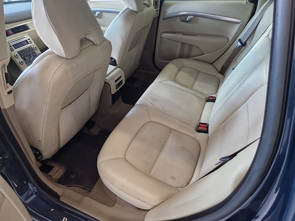 Volvo V70 9 of 16