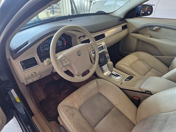 Volvo V70 5 of 16