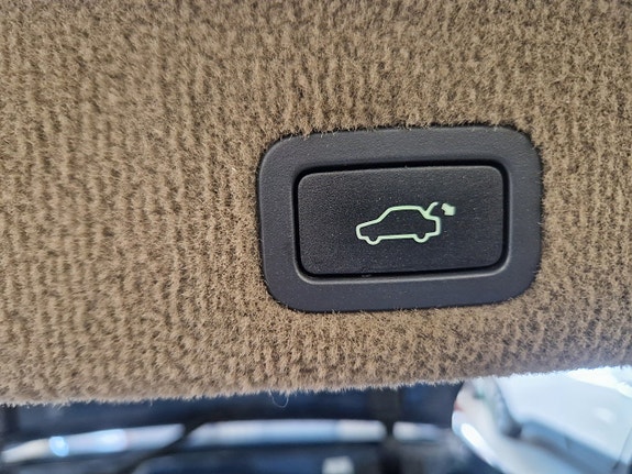 Volvo V70 12 of 16