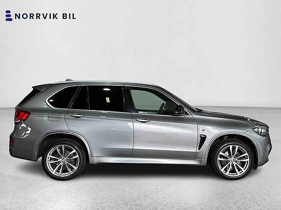 BMW X5 3 of 5