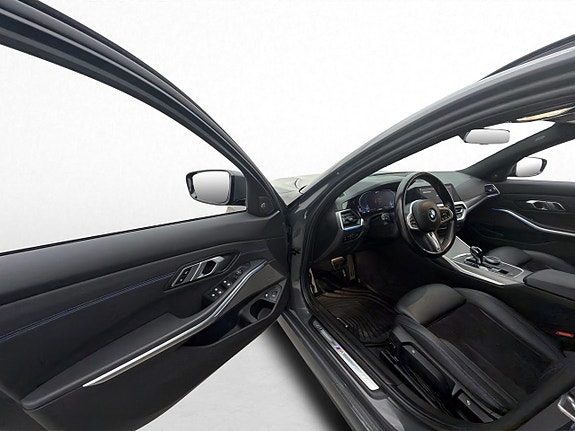 BMW 330e 10 of 30