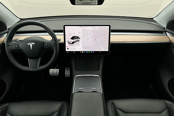 Tesla Model Y 3 of 3