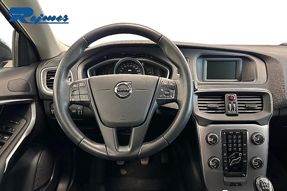 Volvo V40 Cross Country 12 of 19