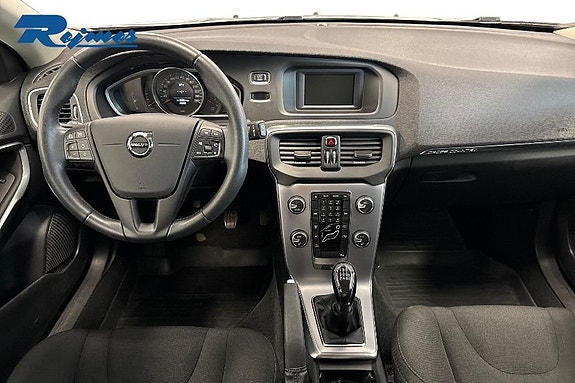 Volvo V40 Cross Country 11 of 19