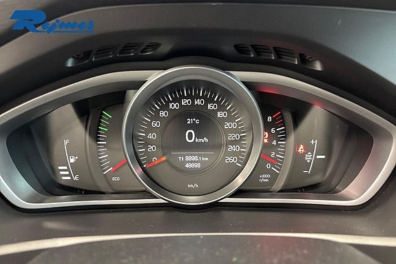 Volvo V40 Cross Country 13 of 19