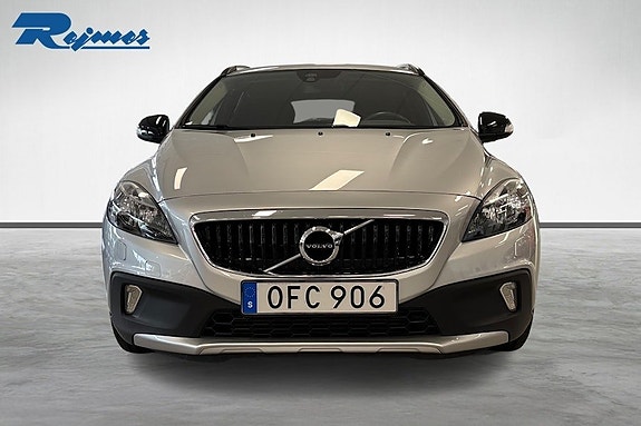 Volvo V40 Cross Country 8 of 19