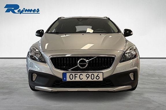 Volvo V40 Cross Country 8 of 19