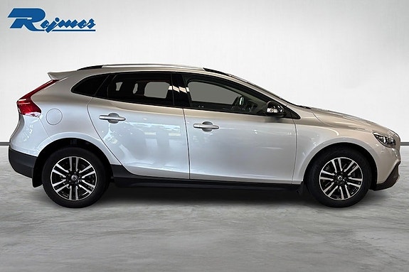 Volvo V40 Cross Country 6 of 19