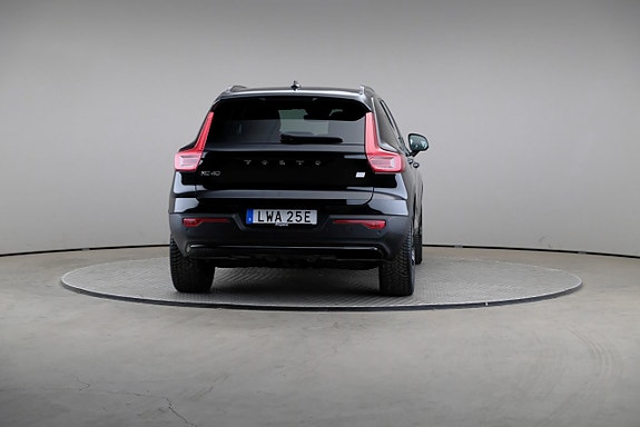 Volvo XC40 2 of 2