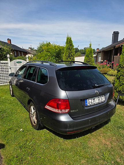 Volkswagen Golf V 2 of 5