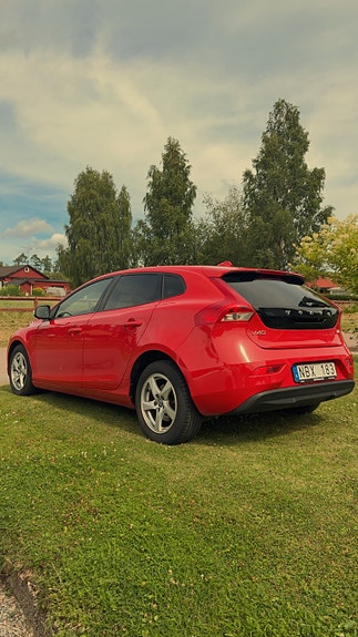 Volvo V40 3 of 5