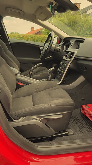 Volvo V40 8 of 8