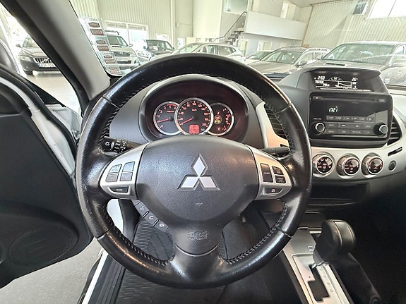 Mitsubishi L200 7 of 12