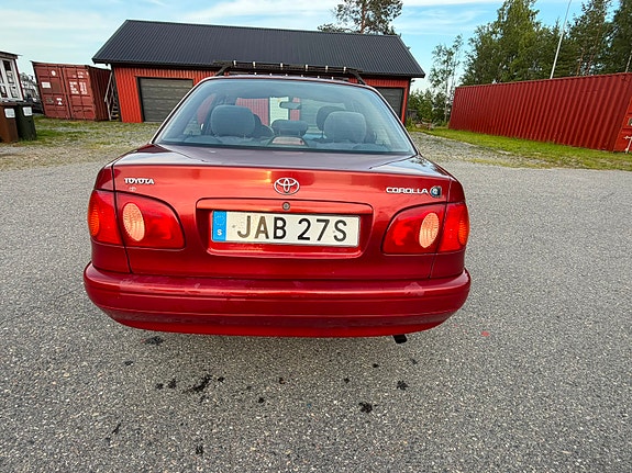 Toyota Corolla 4 of 4