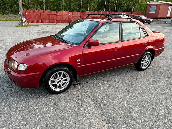 Toyota Corolla 2 of 4