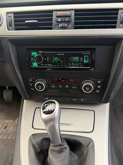 BMW 320i 9 of 9