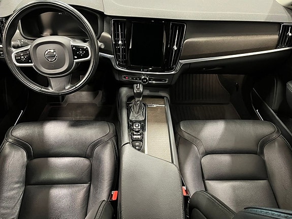 Volvo V90 Cross Country 5 of 5