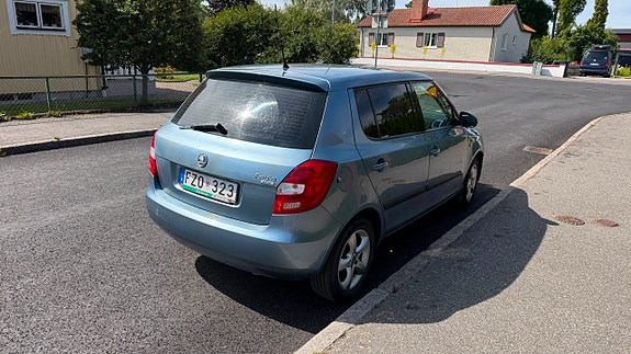 Skoda Fabia 2 of 5