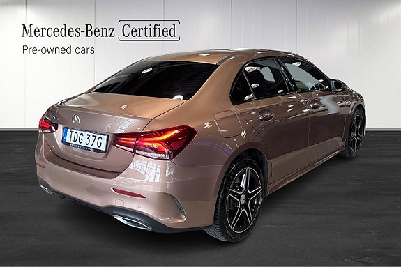 Mercedes-Benz A250 e 4 of 5