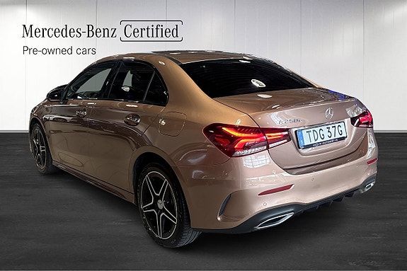 Mercedes-Benz A250 e 3 of 5
