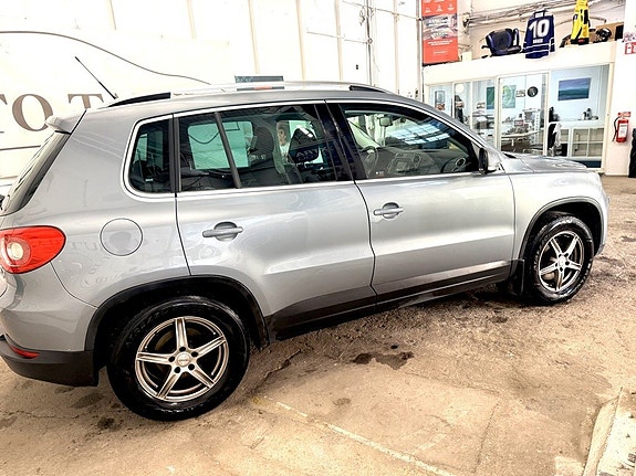 Volkswagen Tiguan 4 of 5