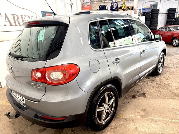 Volkswagen Tiguan 5 of 5