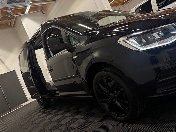 Volkswagen Caddy Maxi 21 of 30