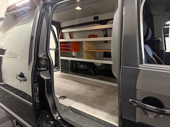 Volkswagen Caddy Maxi 18 of 30