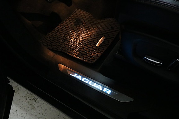 Jaguar F-PACE 7 of 19