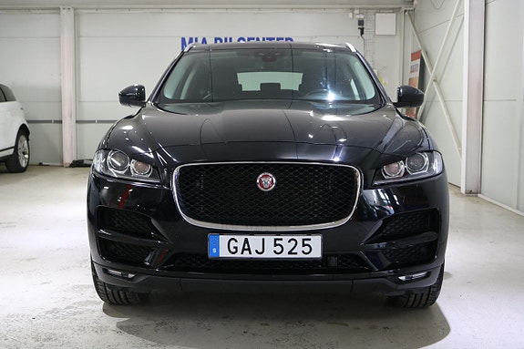 Jaguar F-PACE 2 of 19