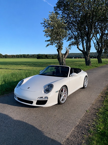 Porsche 911 2 of 5