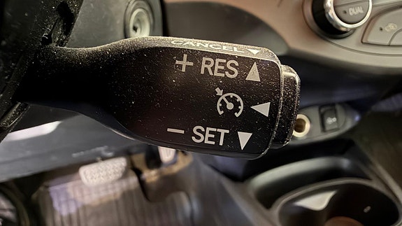 Toyota Yaris 10 of 15