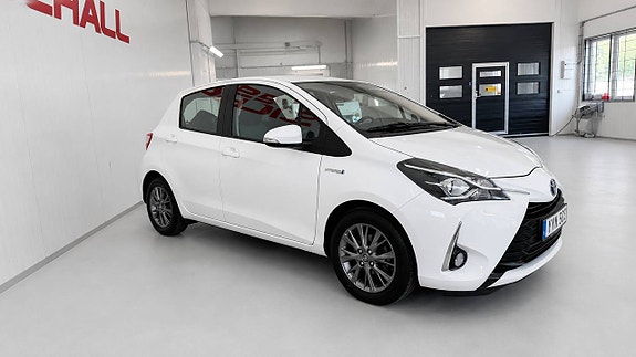 Toyota Yaris 6 of 15
