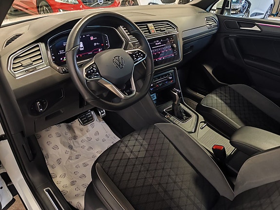 Volkswagen Tiguan 8 of 25