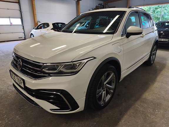 Volkswagen Tiguan 3 of 5