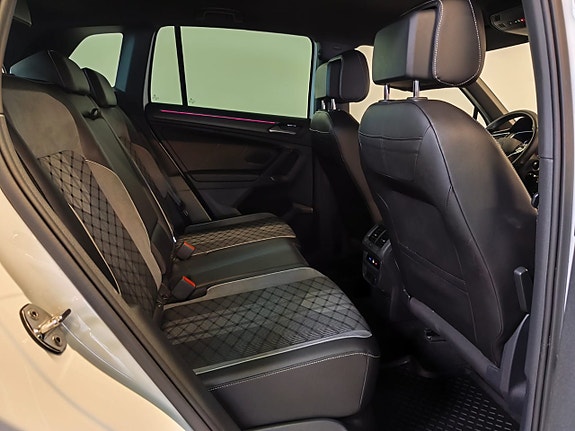 Volkswagen Tiguan 12 of 25