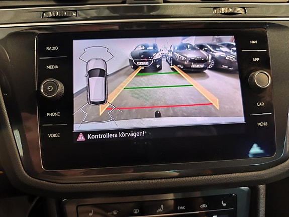 Volkswagen Tiguan 19 of 25