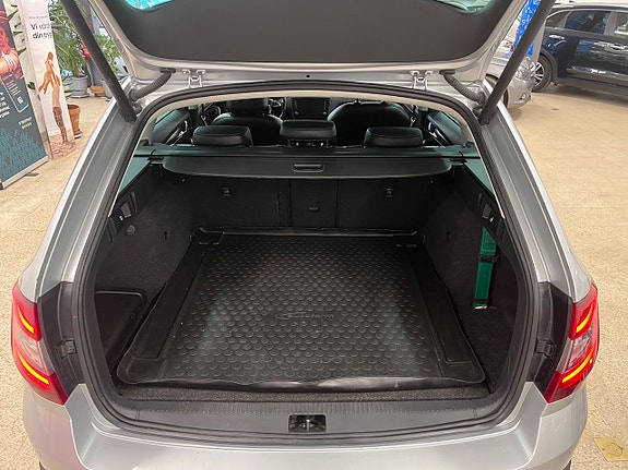 Skoda Octavia Scout 10 of 21