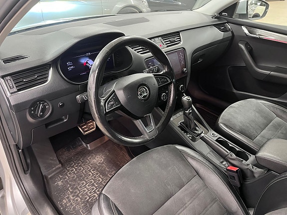 Skoda Octavia Scout 7 of 21